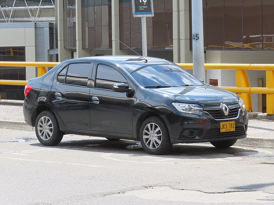 Фото модели Renault Logan LUX 1.6; цвет и комплектация могут отличаться, это не автомобиль компании