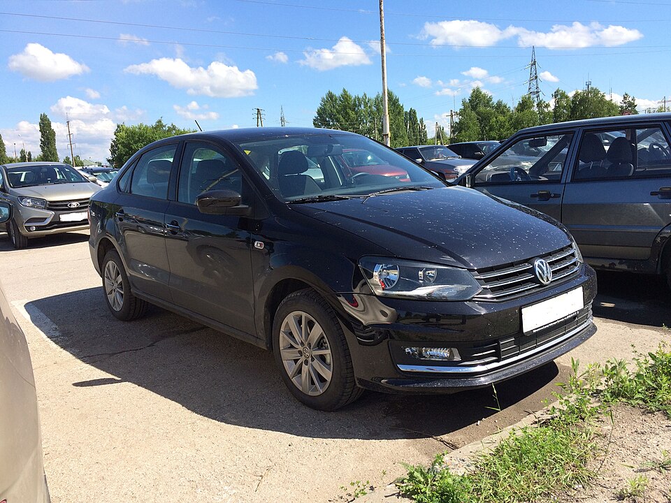 Фото модели Volkswagen Polo 1.6; цвет и комплектация могут отличаться, это не автомобиль компании